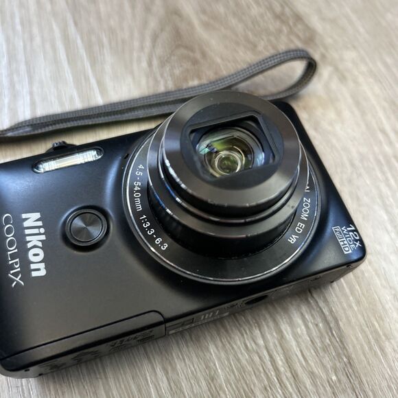 Nikon Coolpix S6900 Black Compact Digital Camera Touchscreen FOR PARTS Read - Picture 2 of 9